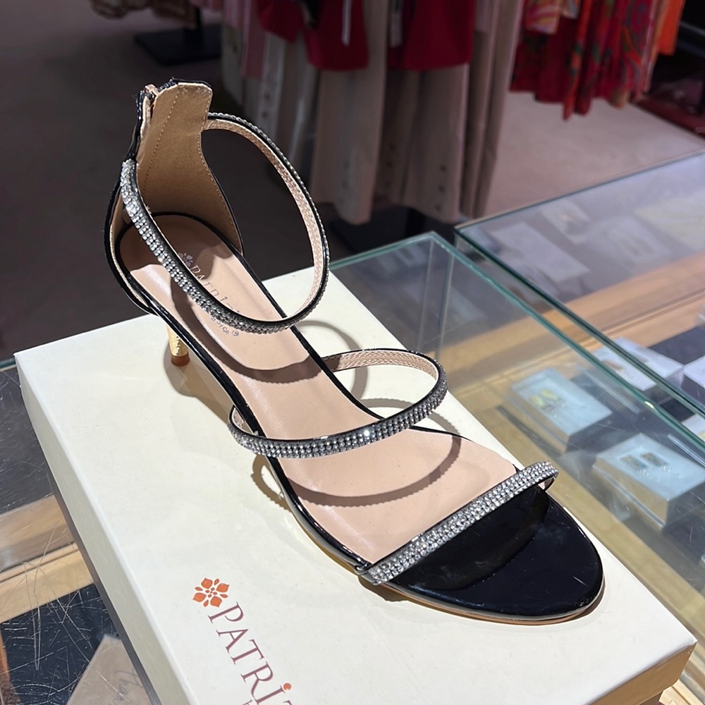 SpringStep Patrizia cleopatra kitten heel